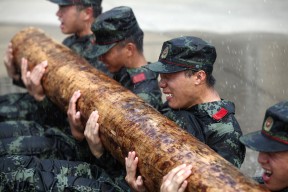开云中国-防线整齐作战，硬核防守令人惊叹(试述防守不持球队员的原则)